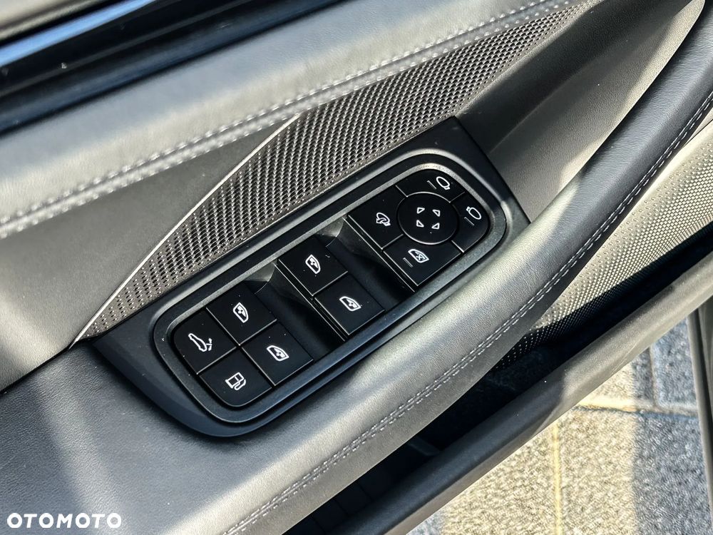 Porsche Panamera 4S E-Hybrid PHEV - 28