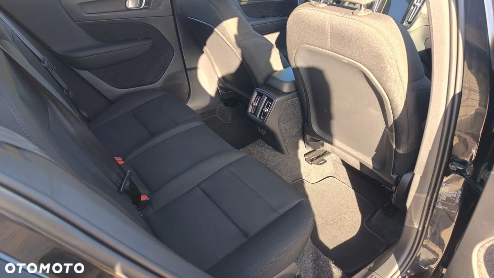 Volvo XC 40 D3 SCR Momentum - 9