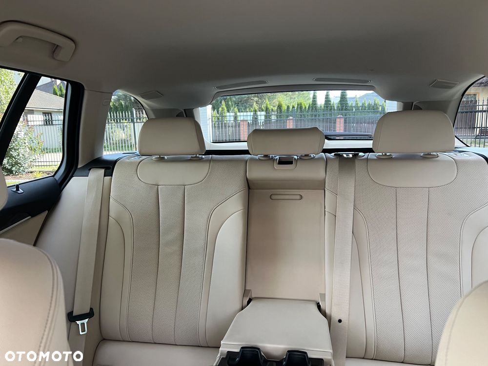 BMW Seria 5 530e xDrive - 38
