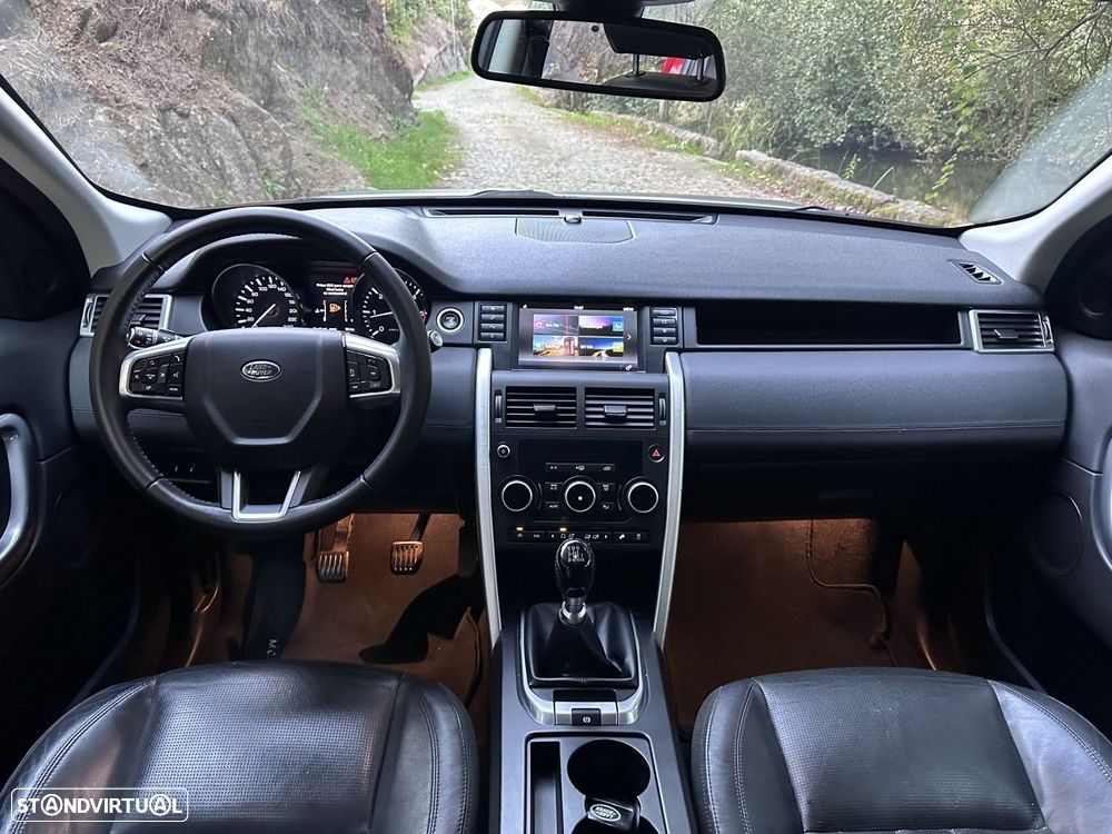 Land Rover Discovery Sport 2.0 TD4 HSE - 30