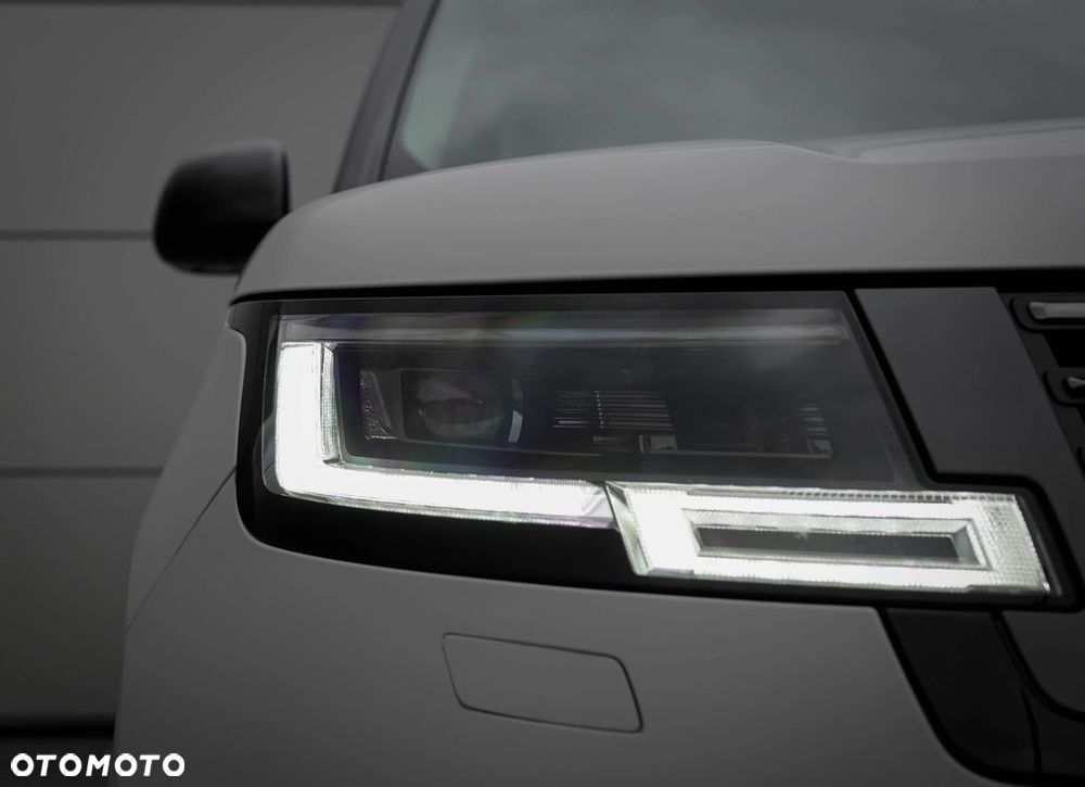 Land Rover Range Rover 4.4 V8 P615 mHEV SV - 7