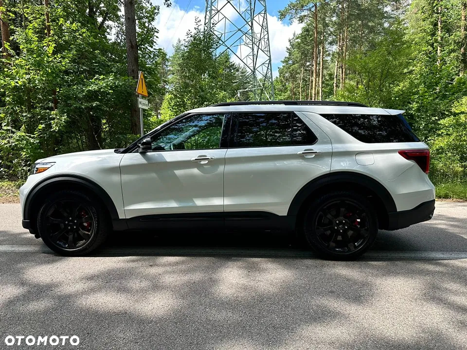 Ford Explorer EcoBoost Plug-in Hybrid ST-LINE - 4