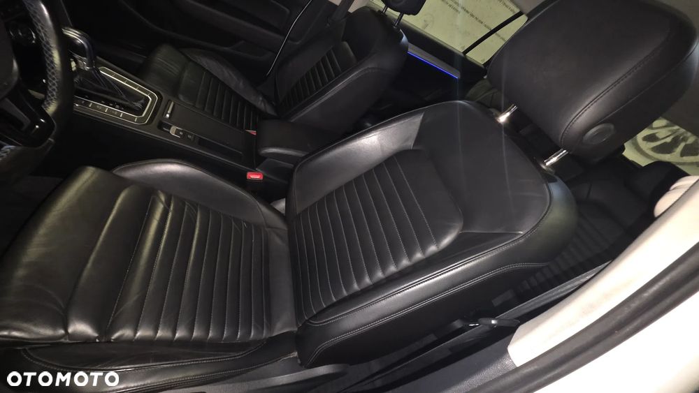 Volkswagen Passat - 15