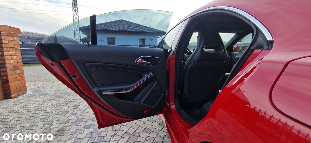 Mercedes-Benz CLA 250 7G-DCT AMG Line - 6