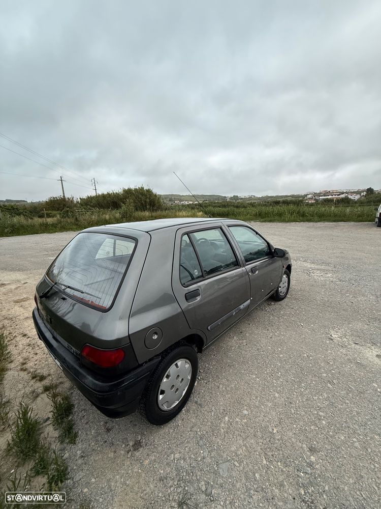 Renault Clio 1.2 Fidji - 2