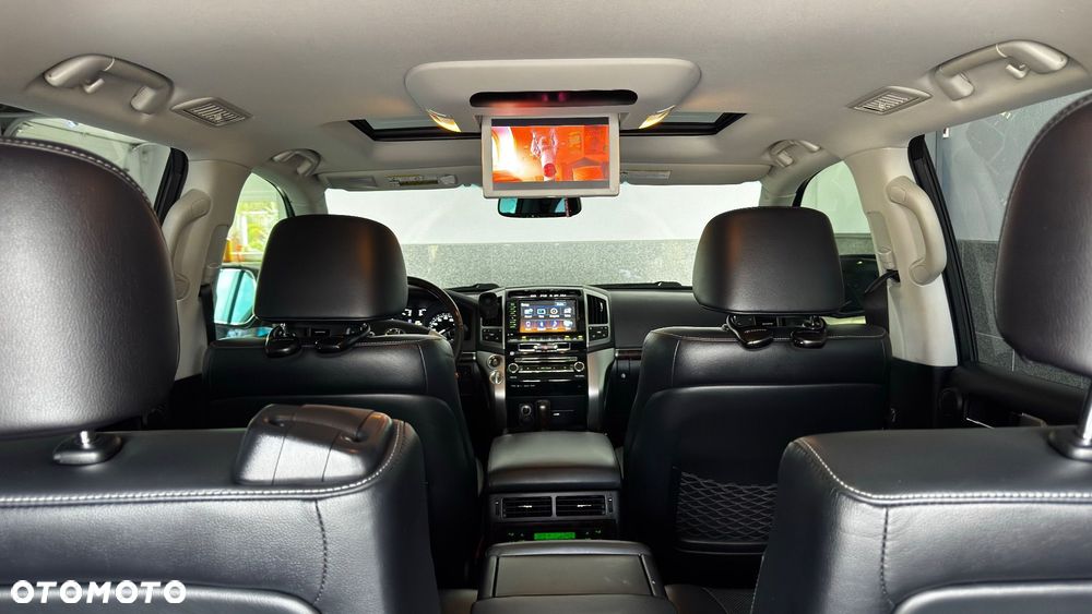 Toyota Land Cruiser - 12
