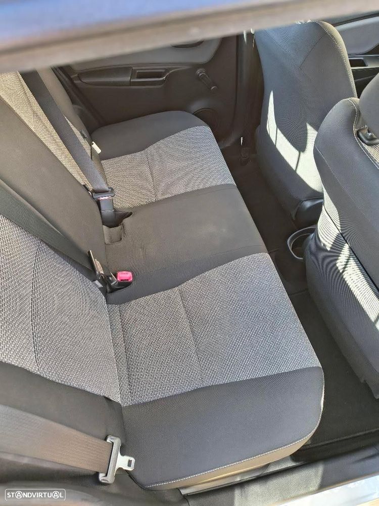 Toyota Yaris - 23