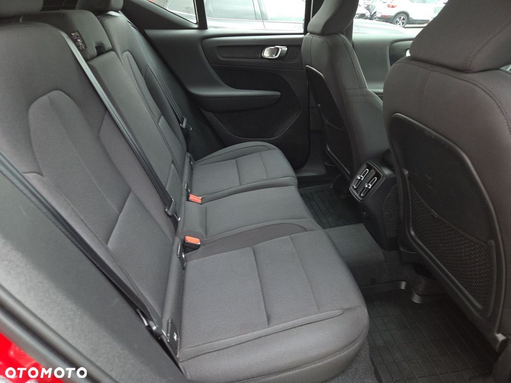 Volvo XC 40 T3 Momentum Pro - 12
