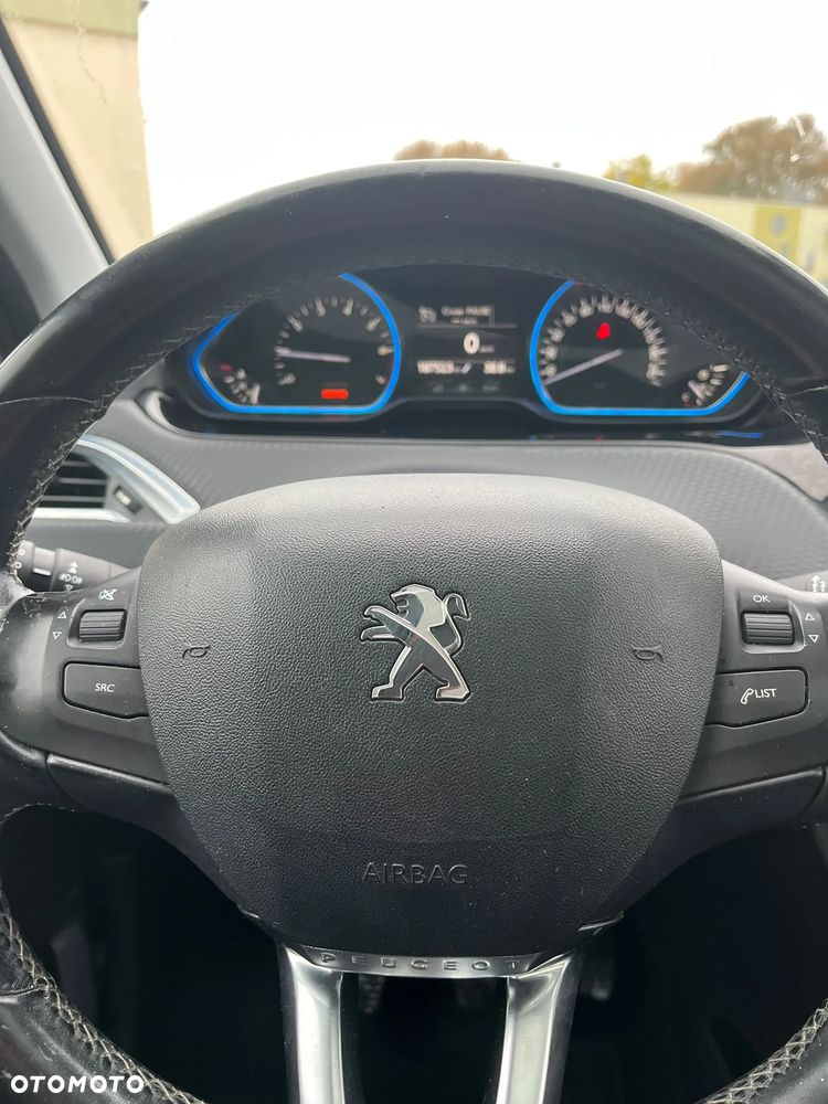 Peugeot 2008 1.2 Pure Tech GPF Allure S&S - 18