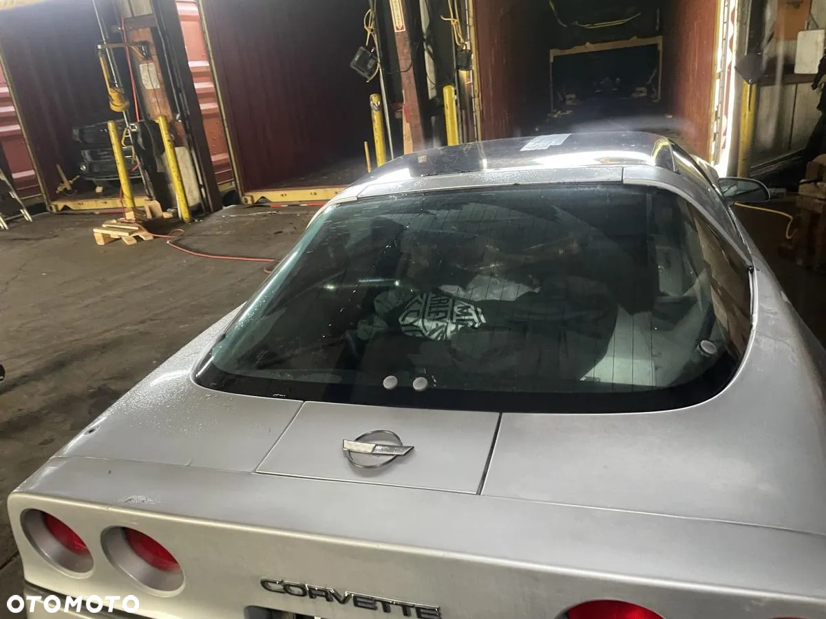 Chevrolet Corvette - 17