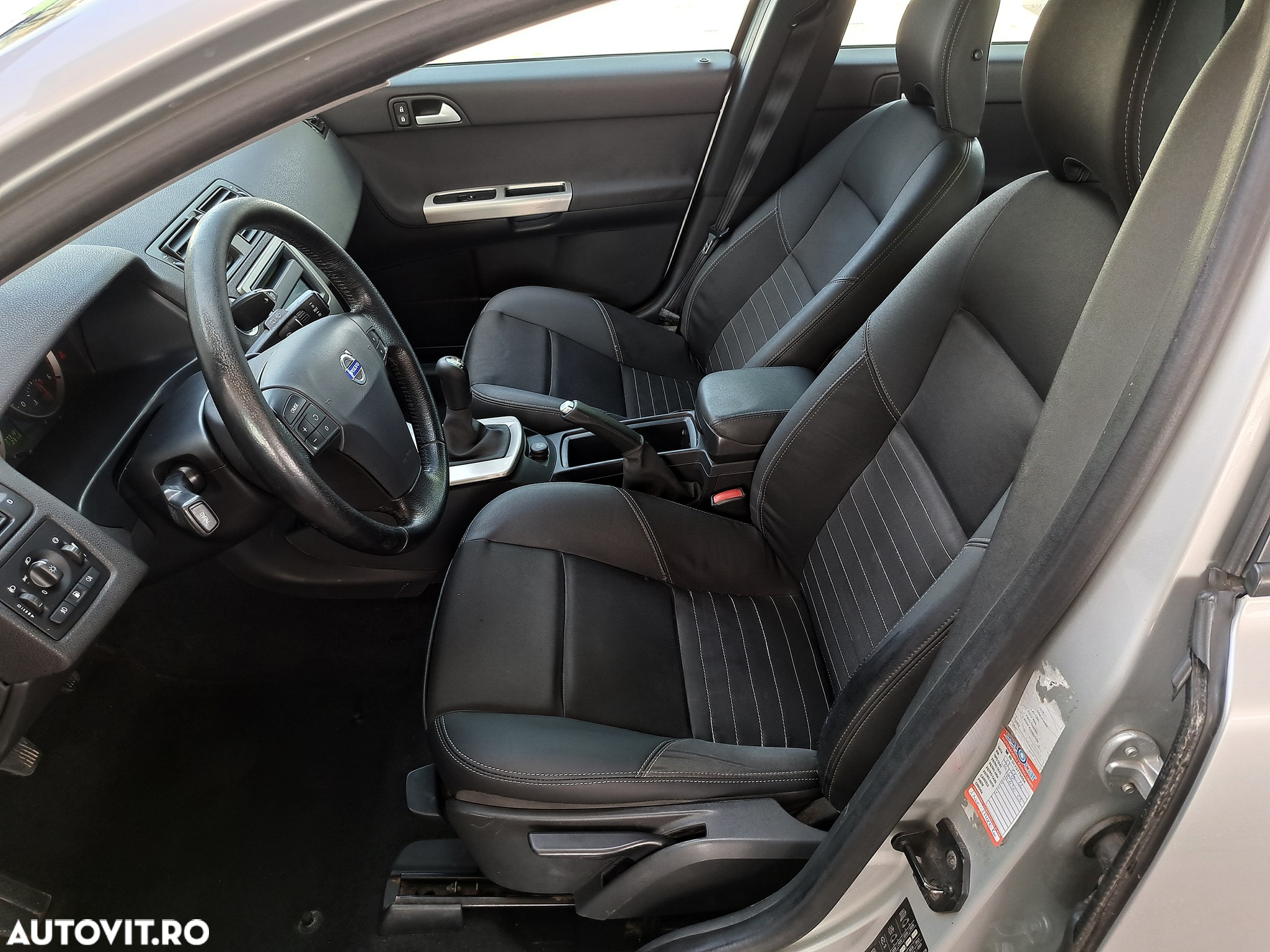 Volvo V50 2.0D Momentum - 8