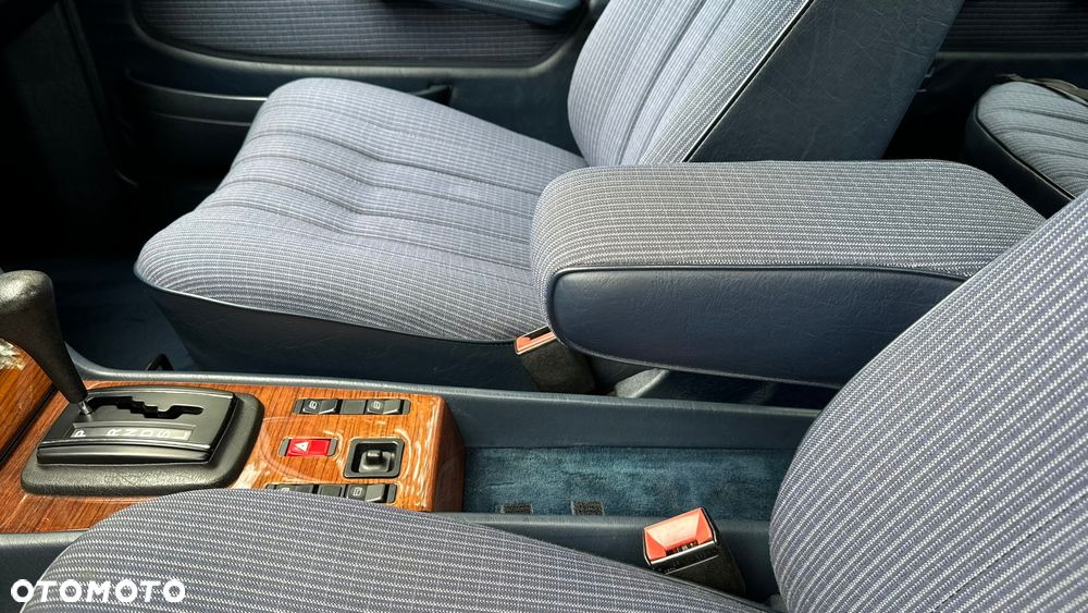 Mercedes-Benz W123 - 16