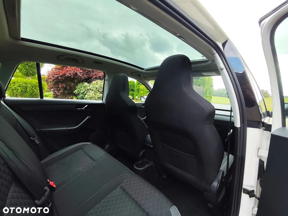 Skoda RAPID 1.2 TSI Emotion Plus DSG - 6