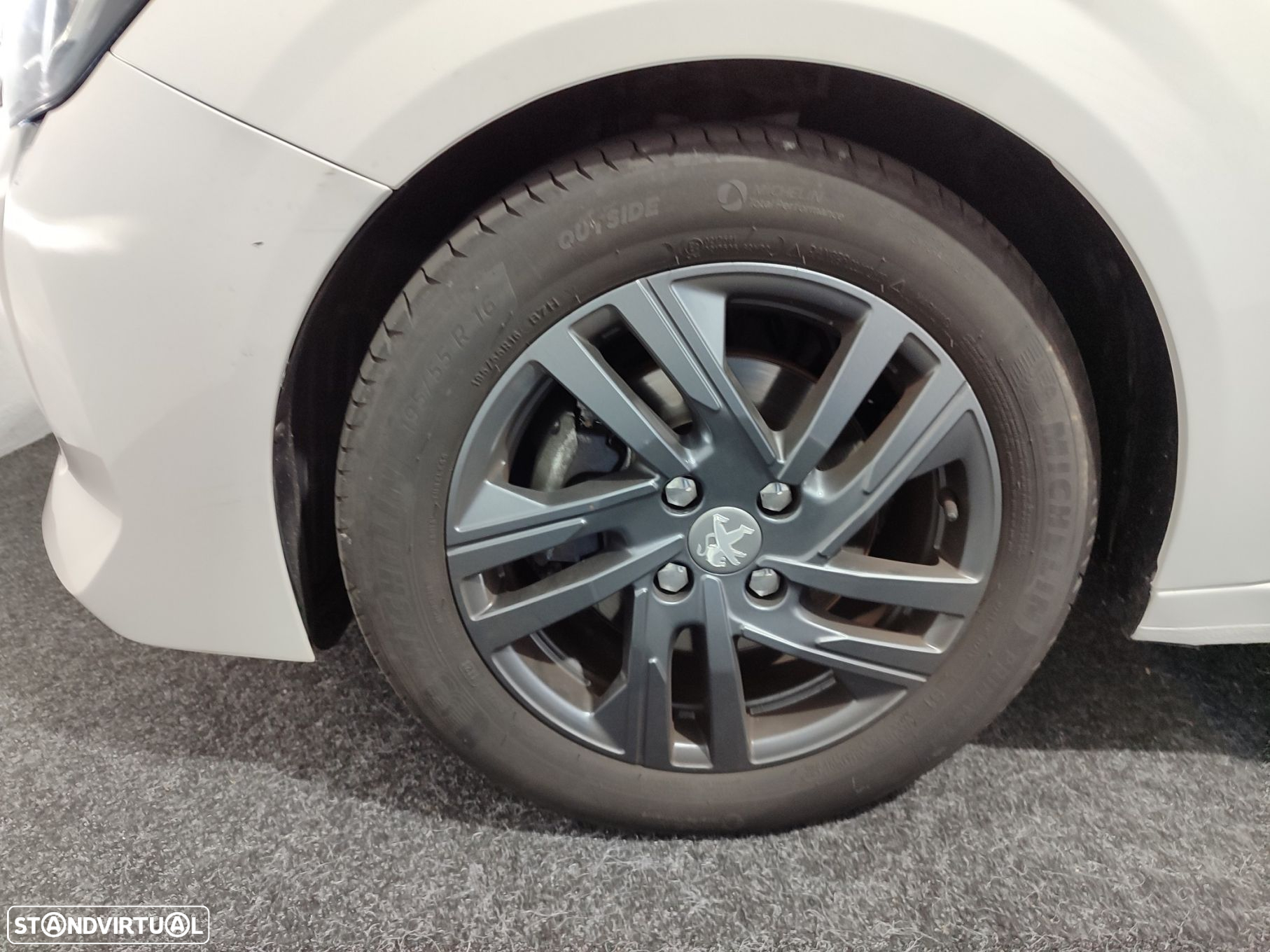 Peugeot 208 1.2 PureTech Active Pack - 34