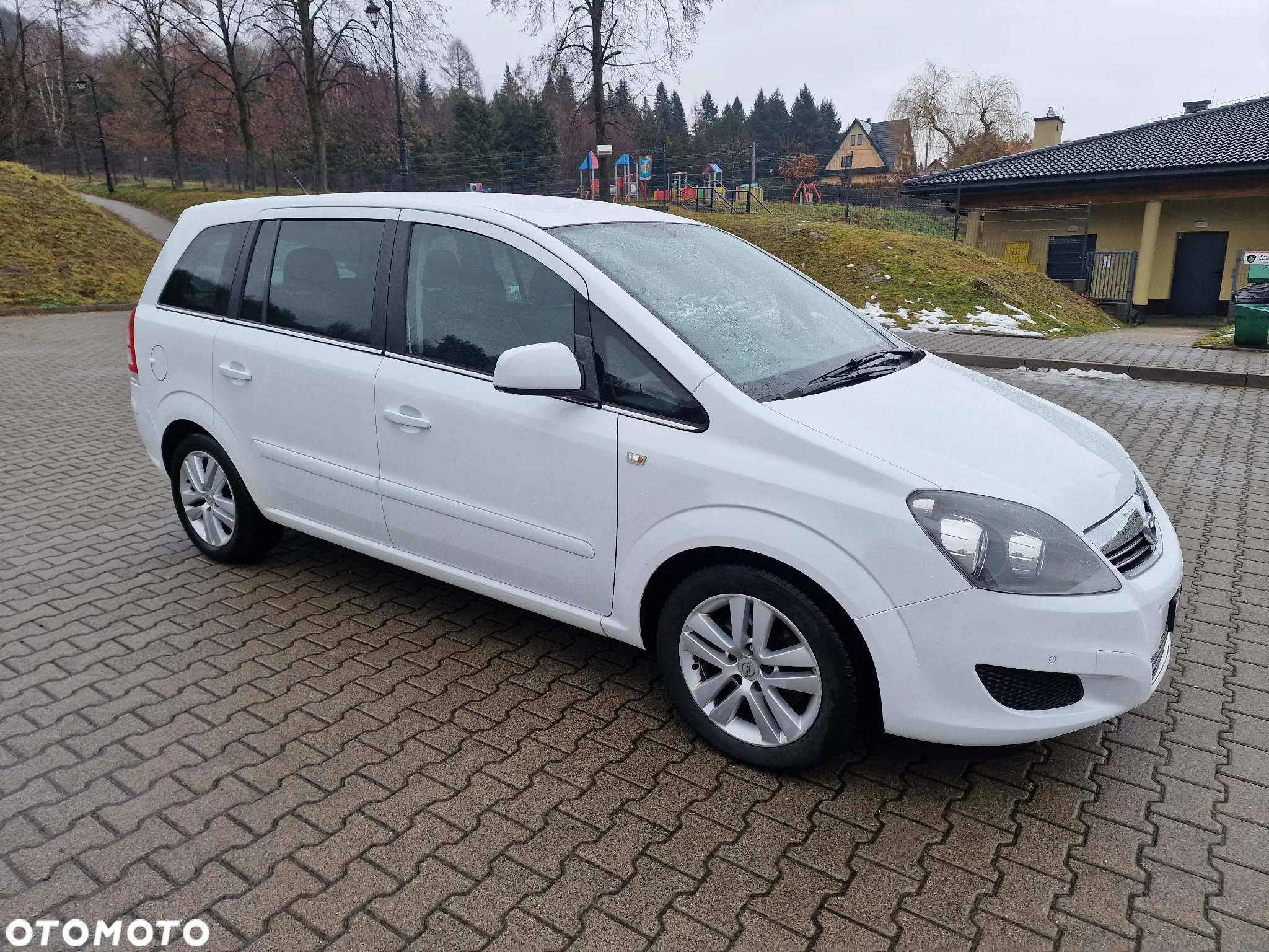 Opel Zafira 1.8 Cosmo - 11