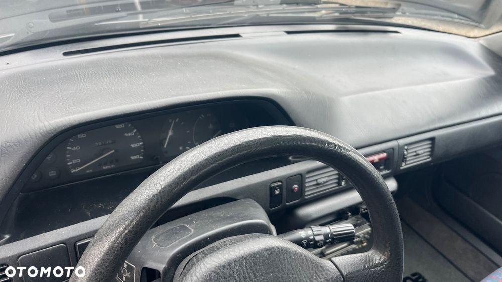 Mazda 323 1.7 D LX - 16