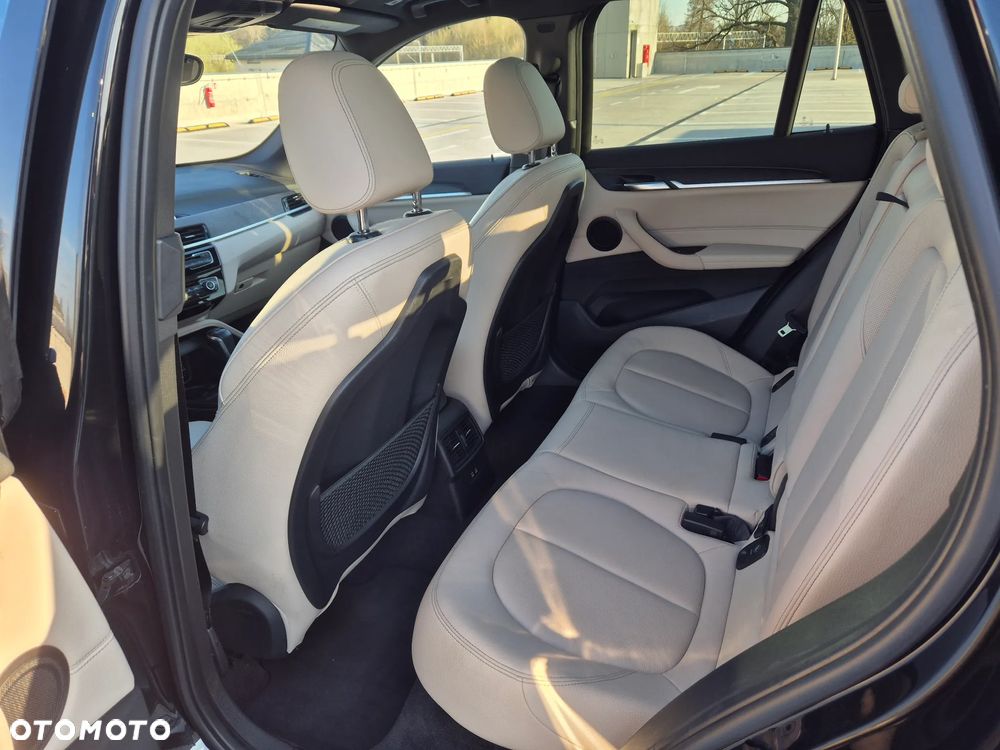 BMW X1 xDrive25i xLine - 12