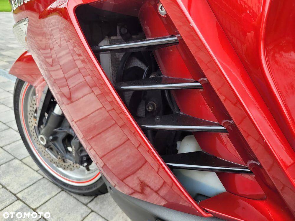 Kawasaki GTR - 13