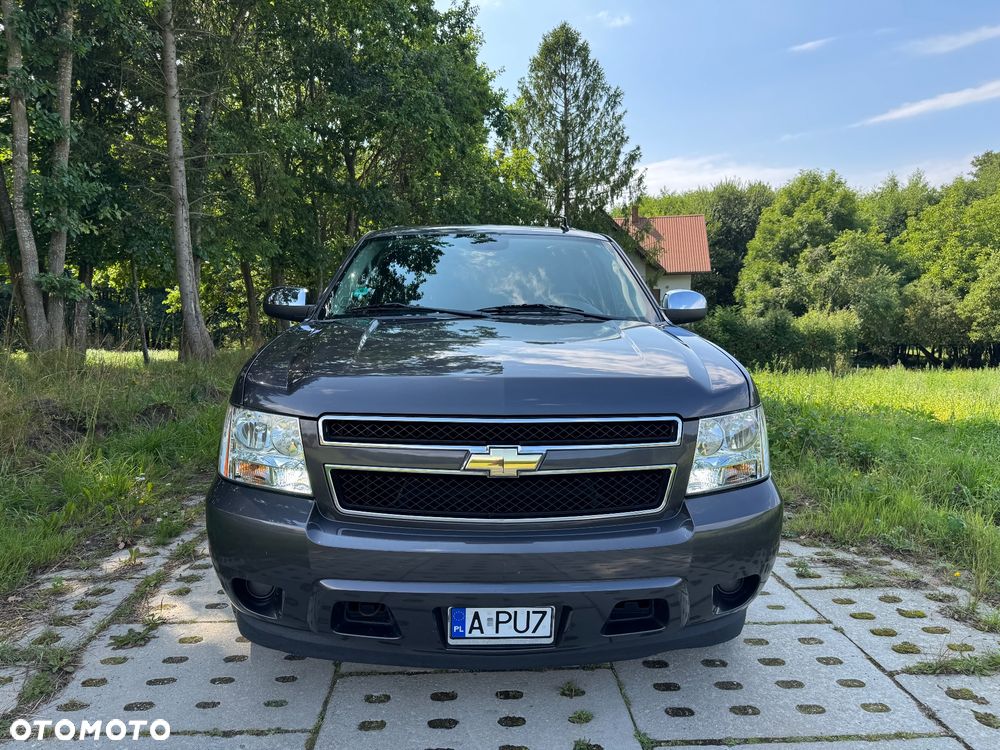 Chevrolet Suburban - 5