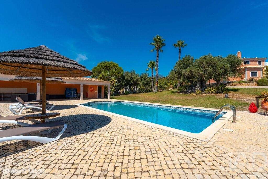 Casa / Villa T4 em Santa Bárbara de Nexe de 484,00 m2 - Grande imagem: 4/28