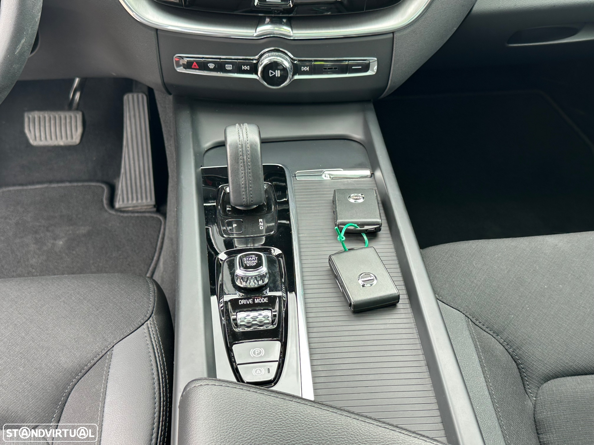Volvo XC 60 2.0 T8 PHEV Momentum AWD - 22