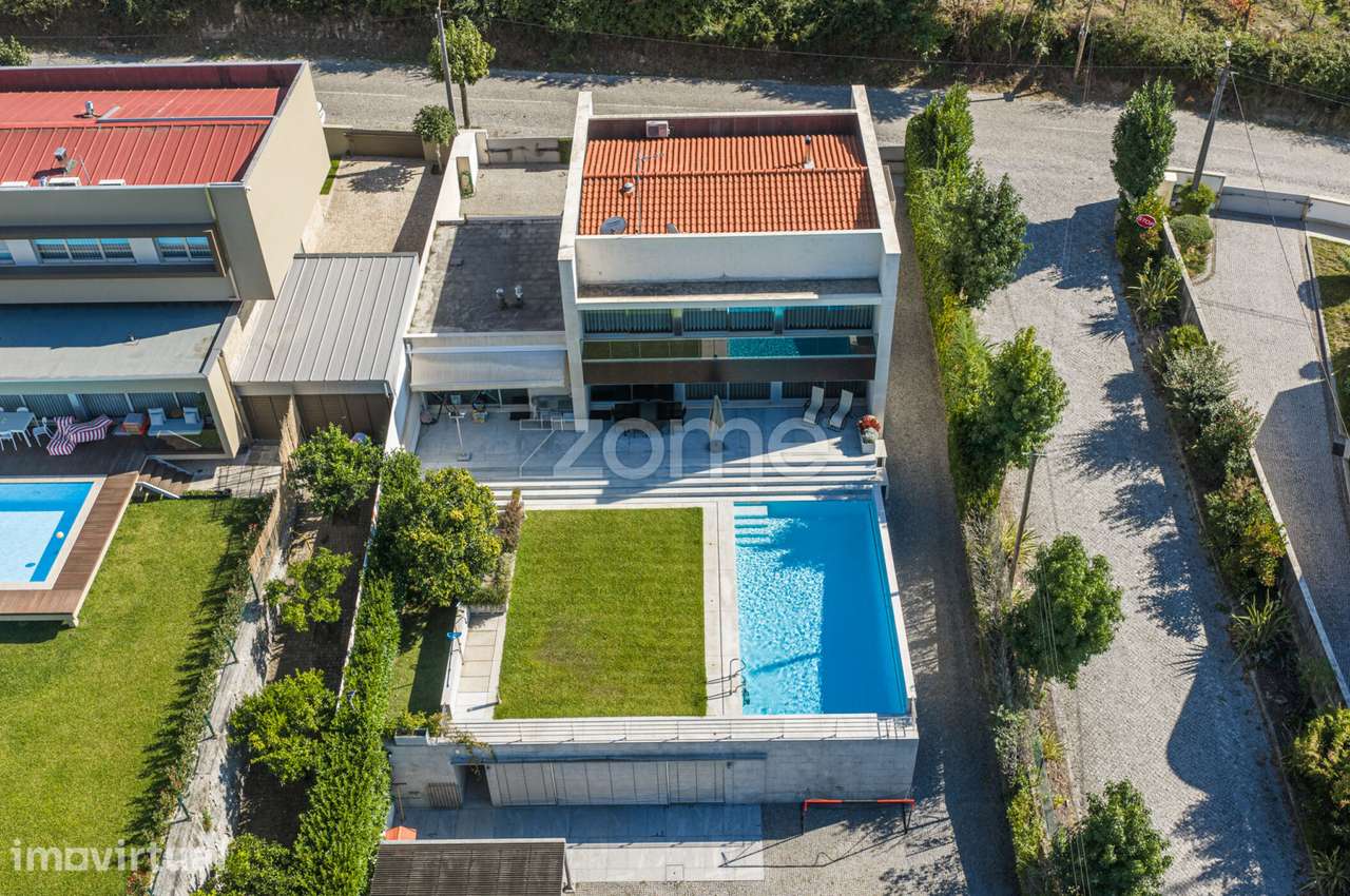 Moradia Individual T3 com Piscina e Anexo T1 – Fermentões, Guimarãe... - Grande imagem: 2/33