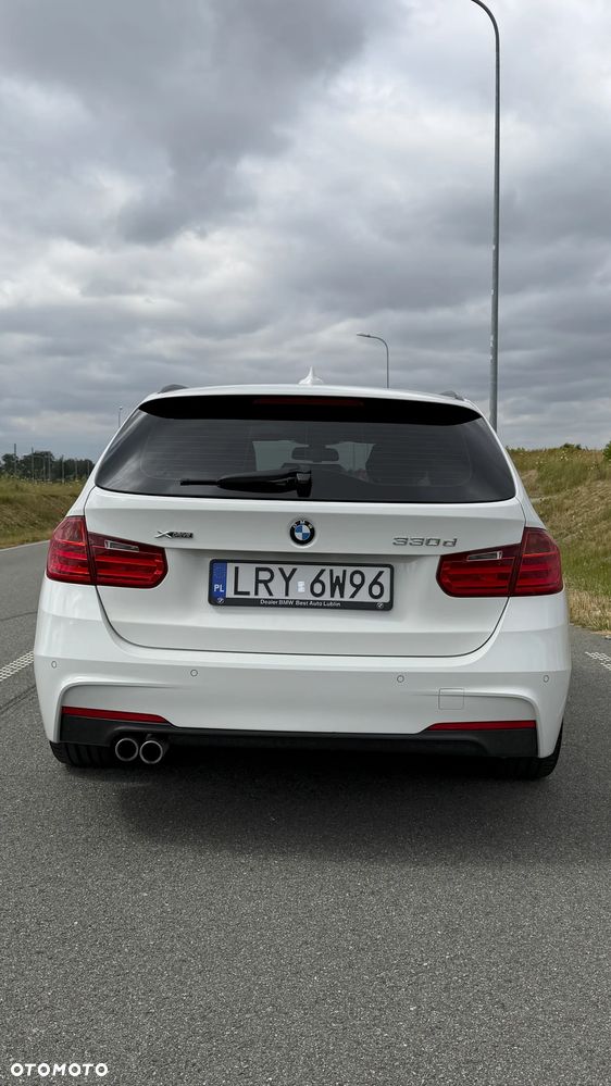 BMW Seria 3 330d xDrive Sport-Aut Luxury Line - 4