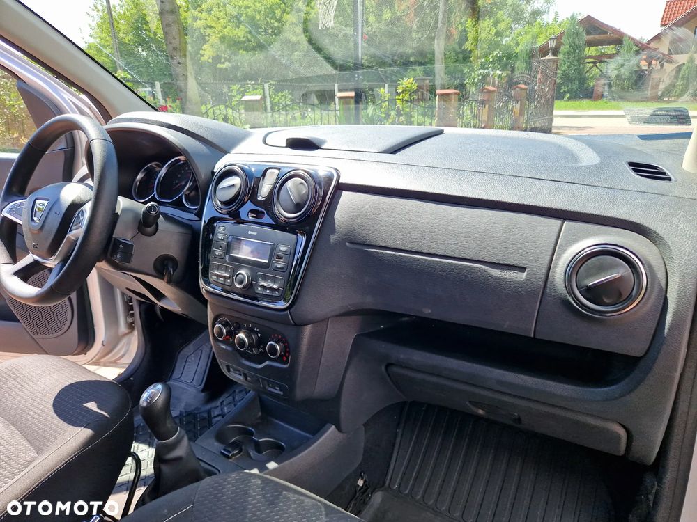 Dacia Lodgy 1.6 SCe Laureate S&S - 21