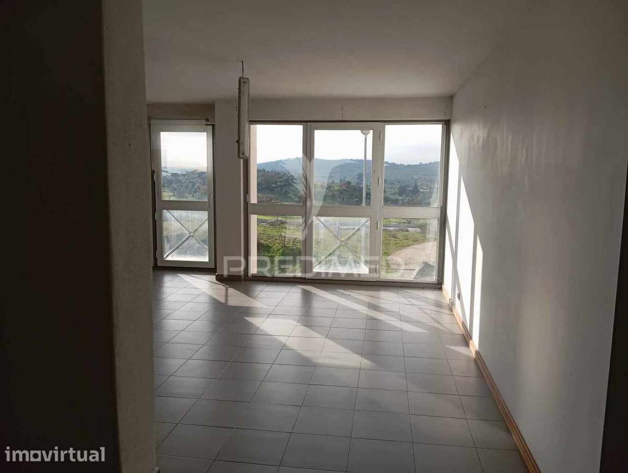 Garagem/Armazém/Arrecadação - Grande imagem: 2/4