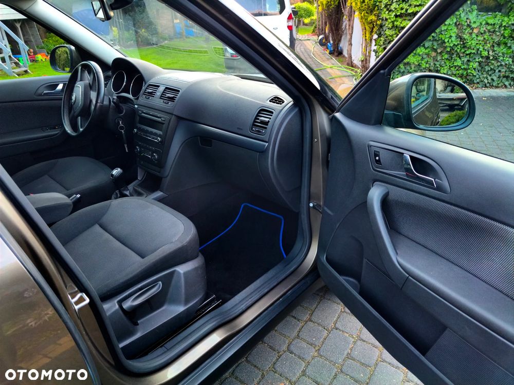 Skoda Yeti 1.2 TSI Experience PLUS EDITION - 31