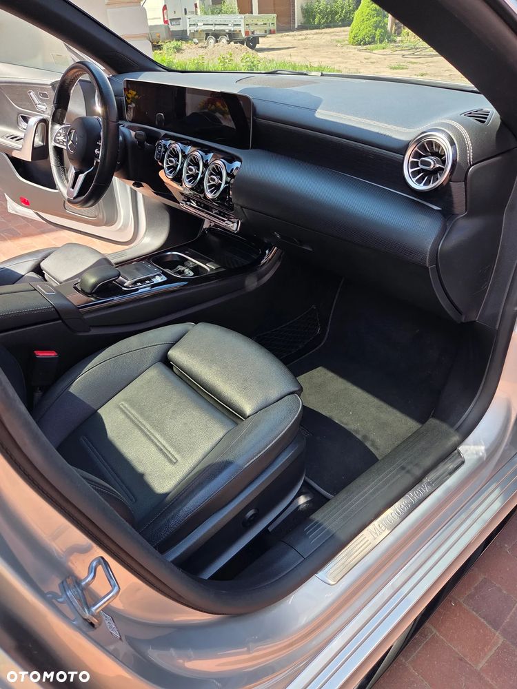Mercedes-Benz CLA 250 Progressive 7G-DCT - 16