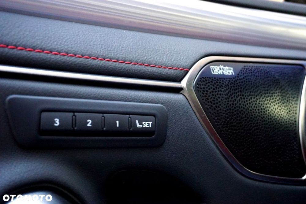 Lexus ES 300h F Sport - 31