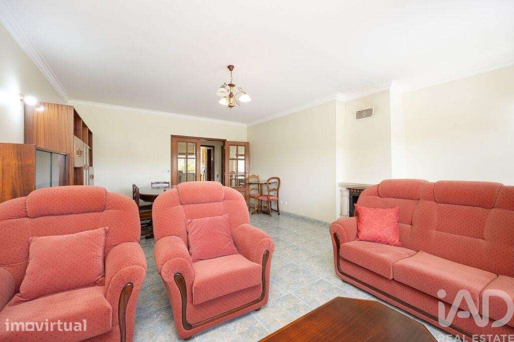 Apartamento T3 em Santiago e São Simão de Litém e Albergaria dos Doze - Grande imagem: 4/39