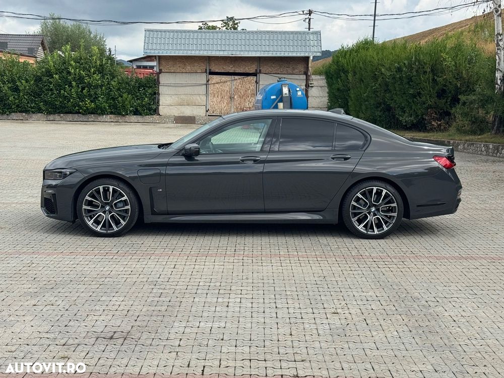 BMW Seria 7 745e - 12