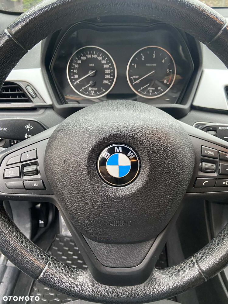 BMW X1 sDrive18d xLine - 21