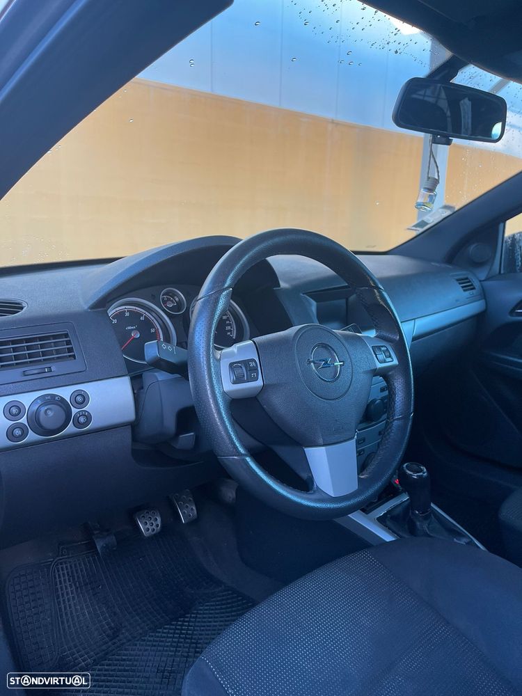 Opel Astra GTC 1.3 CDTI - 10