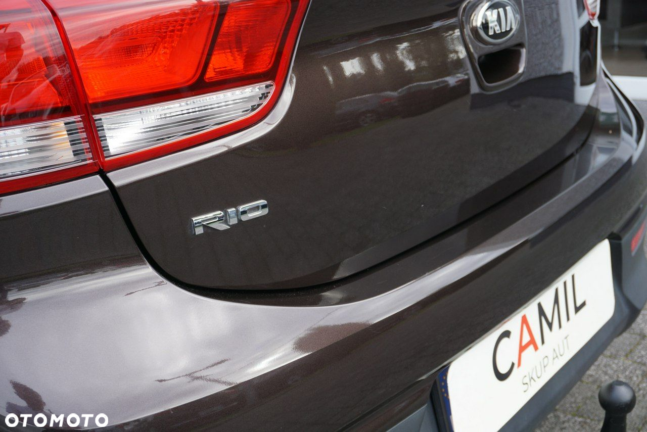Kia Rio - 8