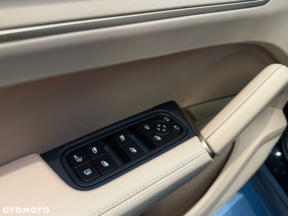 Porsche Cayenne - 17