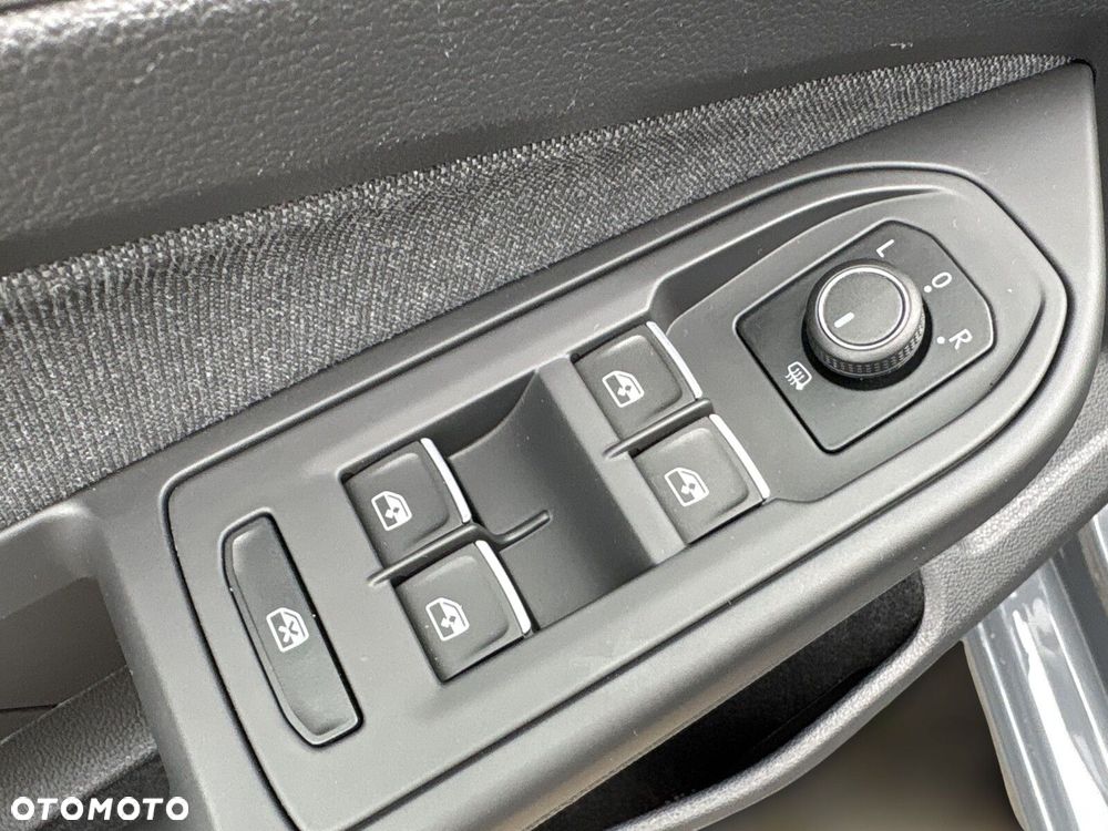 Volkswagen Golf 1.5 eTSI Life DSG - 15