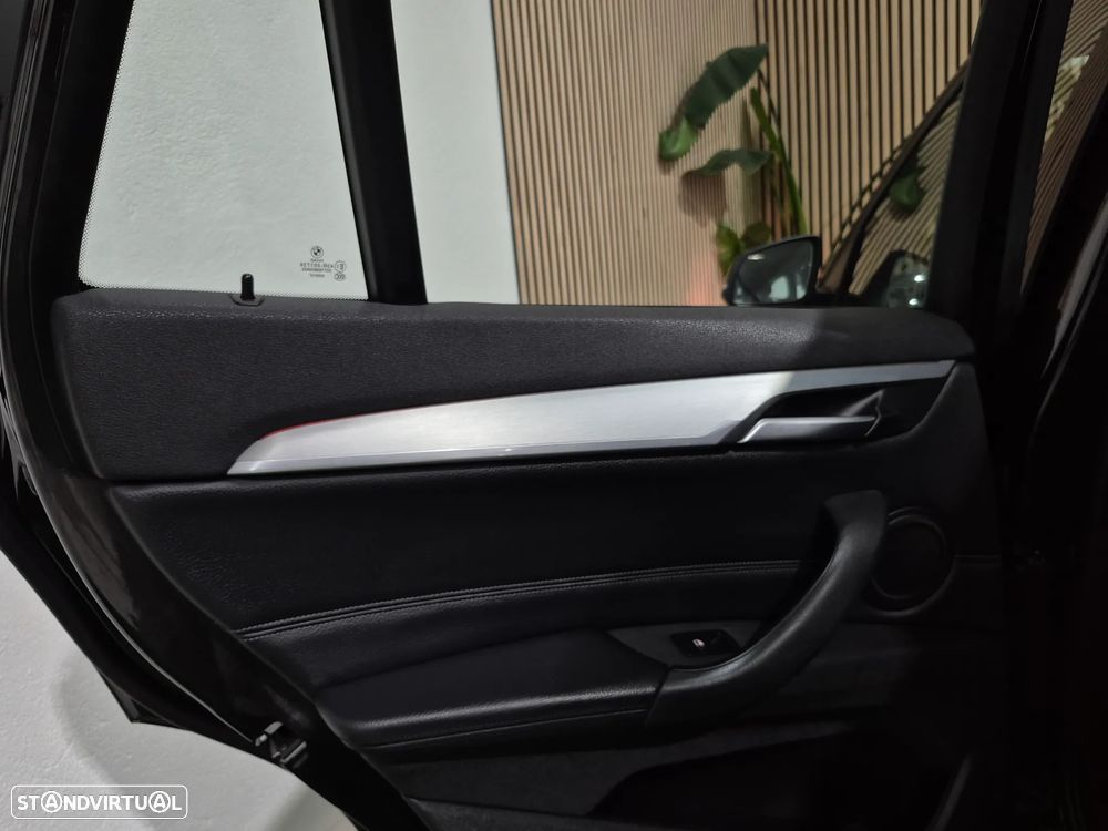 BMW X1 16 d sDrive Line xLine - 35