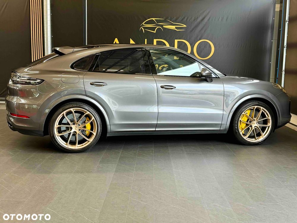 Porsche Cayenne Turbo - 11