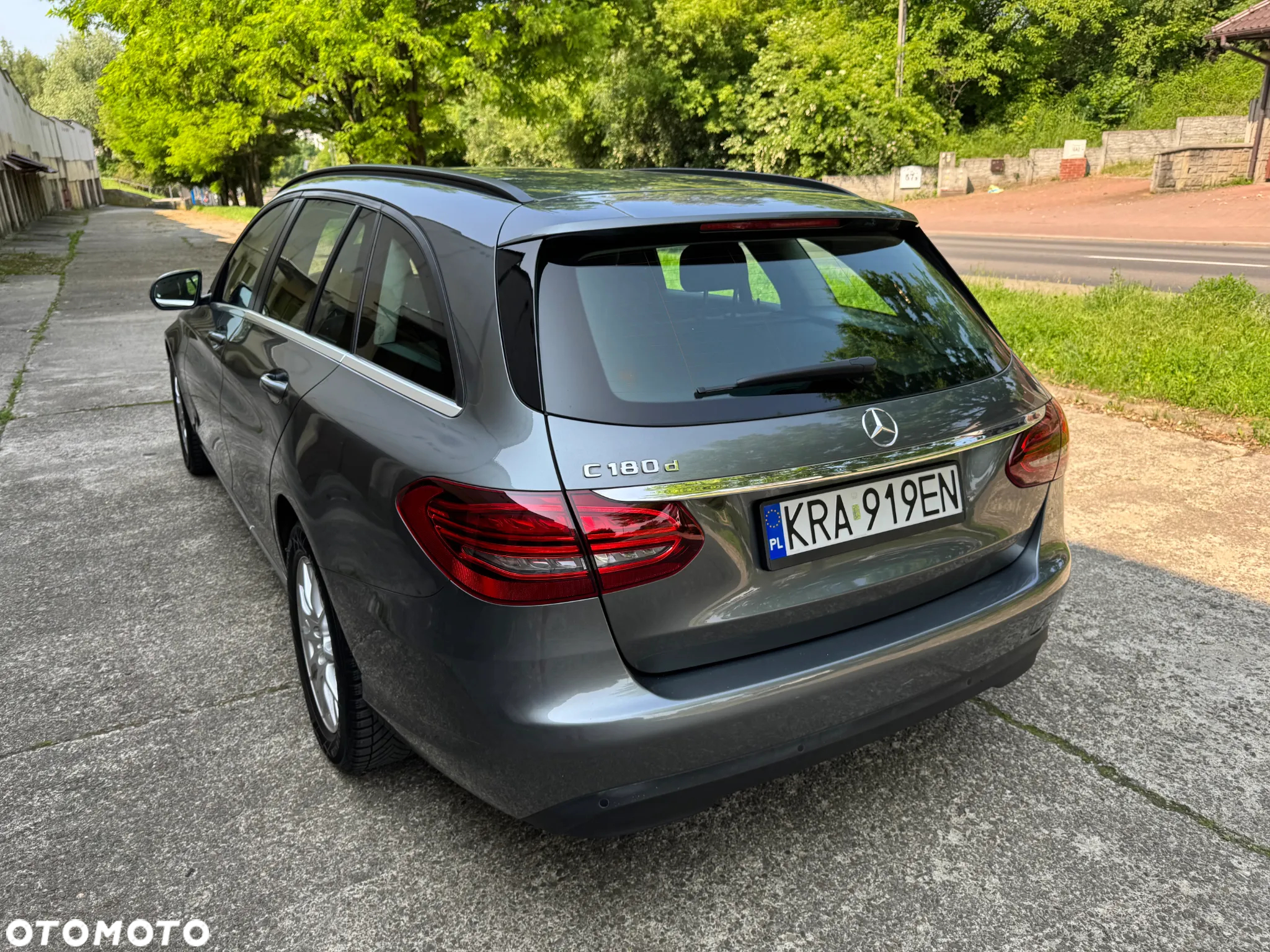 Mercedes-Benz Klasa C 180 d - 10