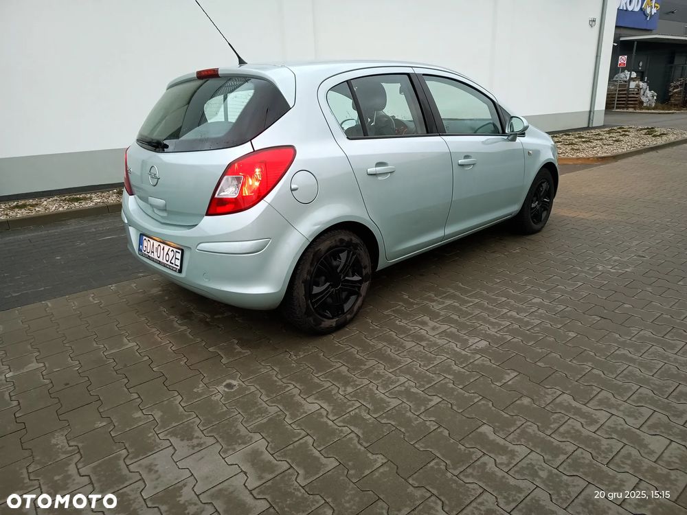 Opel Corsa 1.4 16V Innovation - 3