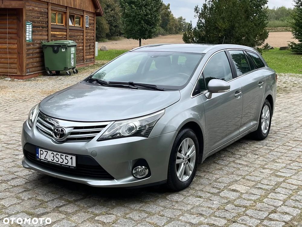 Toyota Avensis 2.0 D-4D Luna - 1