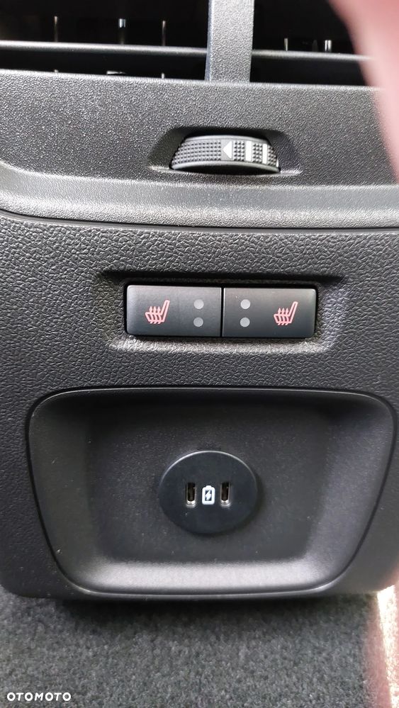 Ford Kuga 1.5 EcoBoost FWD ST-Line X - 24