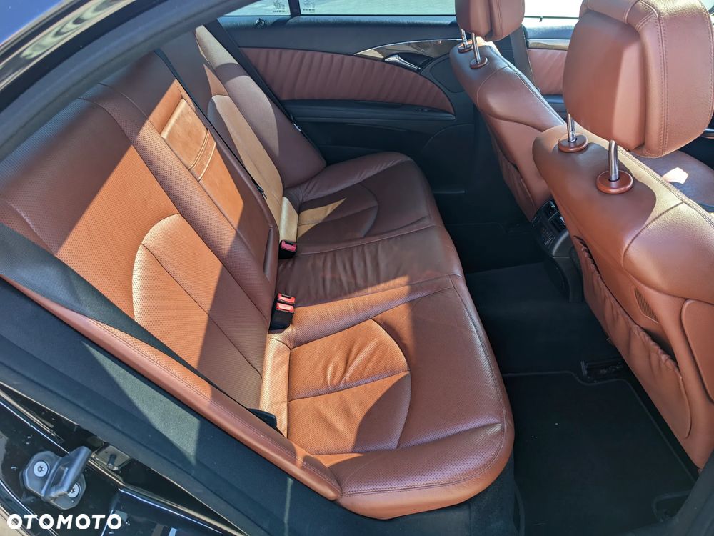 Mercedes-Benz Klasa E 300 BLUETEC Avantgarde - 16