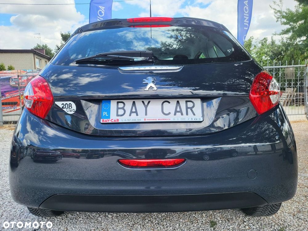 Peugeot 208 - 11