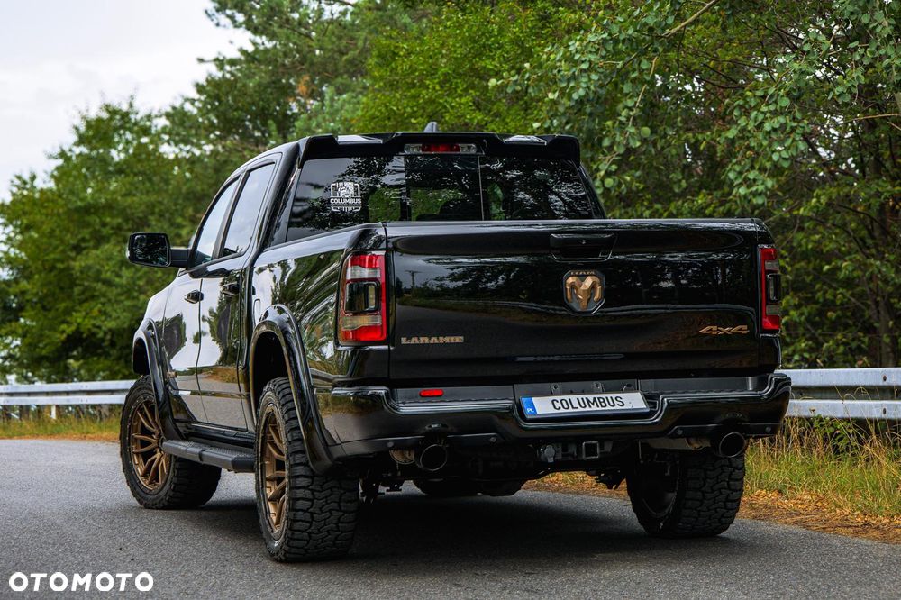 RAM 1500 5.7 Crew Cab Shortbed Laramie Black - 24