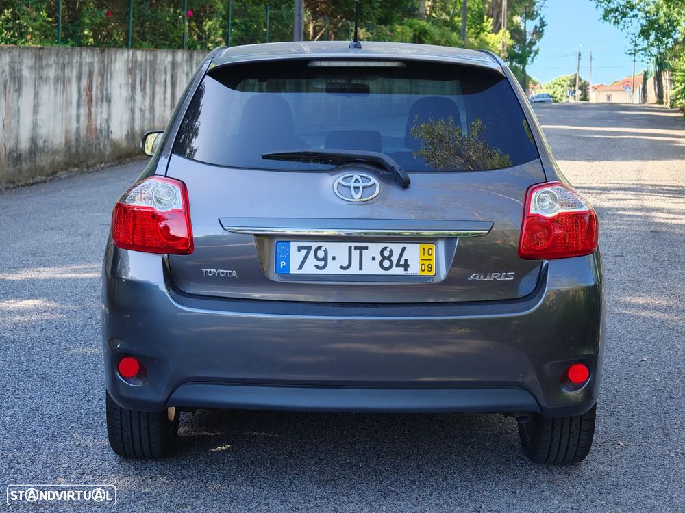 Toyota Auris 1.4 D-4D - 3