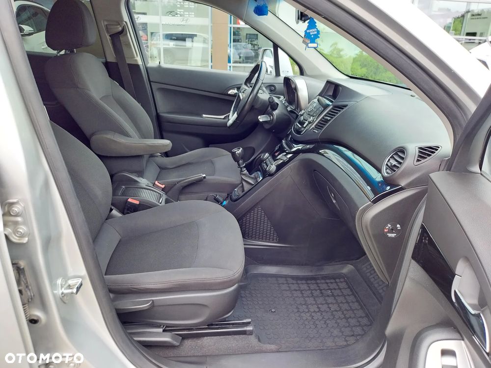 Chevrolet Orlando 2.0 D LT+ - 23